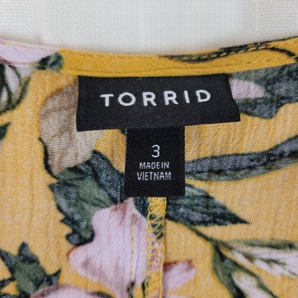 Torrid yellow pink green scoop neck flowy moody floral top with pleats boho 3X - Picture 6 of 13